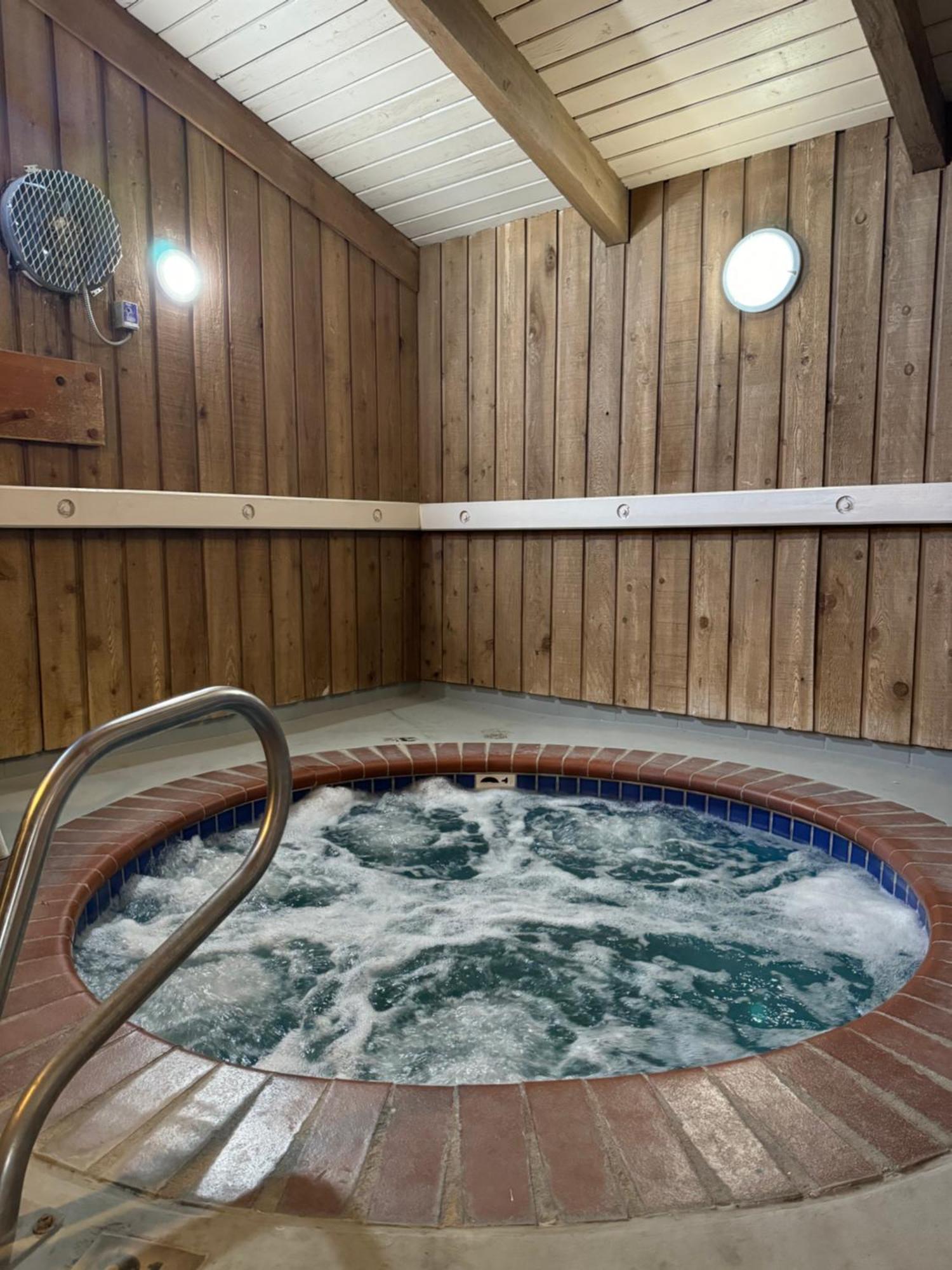 Nampa Inn & Suites Exteriör bild